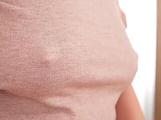 ノーブラ浮き乳首を攻められて乳首イキ依存症になった　翔田千里 15 Min