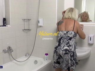 Lucky Big Dick Guy Is Having A Fuckdate In The Bathroom With 49 Year Old Gilf Shery