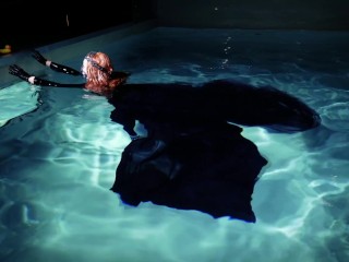 underwater moments: gothic mood