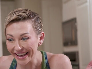 Two hot milfs come to this lucky guy's appartment for a wild anal FFM threeesome