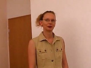 Mature German Rides The Sybian