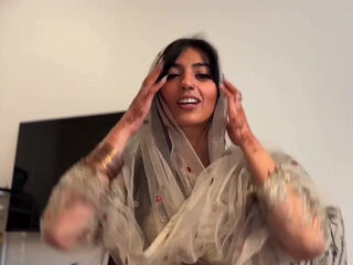 TikTok Temptress: Muslim MILF's Naughty Interracial Encounter