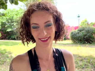 Lily Diablesse is in a playful mood... - Jacquie et Michel TV