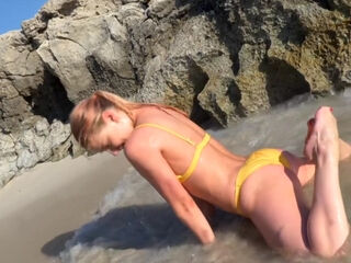 Livia displays her immoderate taste for women! - Jacquie et Michel TV