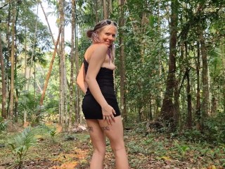 Beauty shows tits and pussy in the Jungle