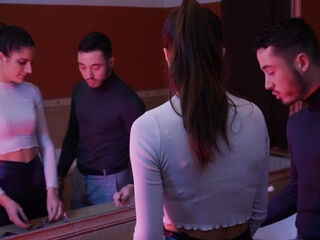 A very enterprising dancer - Jacquie et Michel TV