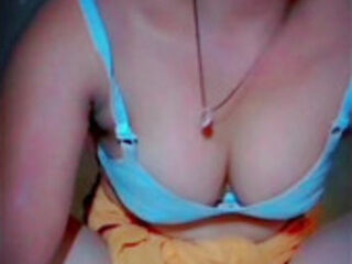 ???? Hot Desi Bhabhi secretly aroused by caressing hot beautiful sexy