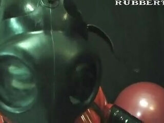 Dildodollz: Lesbian Heavy Rubber