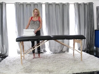 Jennifer Gives Step Daughter Tara a Massage - Sexymomma