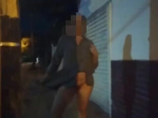baise nocturne avec un parfait inconnu