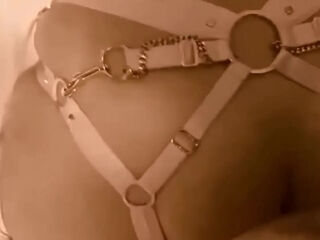 baise d une belle blonde soumise en lingerie sado maso