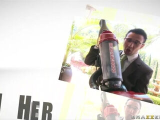 This Vacuum Sucks And So Do I With Keiran Lee, Isis Love - Brazzers