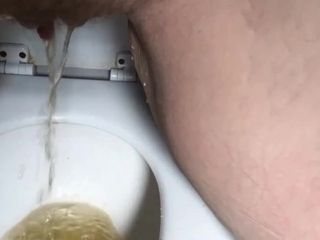 'Stare at my pretty feet and hot pussy during trips to the toilet'