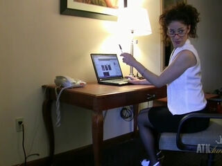 Milf Morganna shows us behind the scenes.