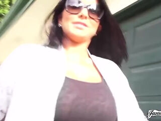 Behind The Scenes With Romi Rain