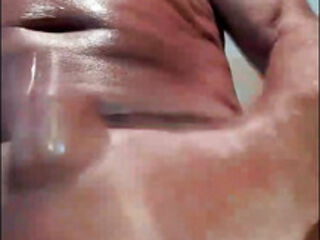 Steff165 : Oiled up and sweaty