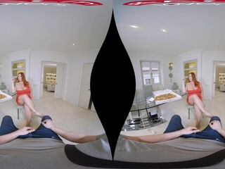Mature Ass For Pizza Boy - RealityLovers