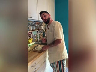 Very hot weather in Solliès-Pont (83) with Caro and Clara! - Jacquie et Michel TV