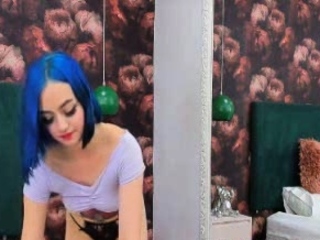 Blue Haired Babe Doing Her Sexy Ride In Her Dildo