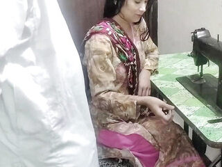 Step daughter ko ghar me band kar ke pel diya