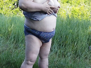 Stepmom Undressed in the Park and Staged a Pissing
