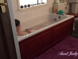 Spying on Your Stepmom Aurora in the Bath Leads to Some Sexy Fun