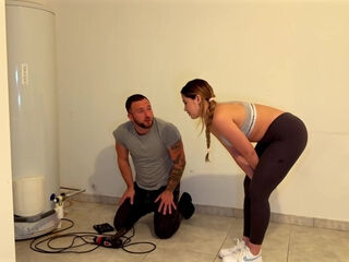 It's time to play for Oletsha! - Jacquie et Michel TV