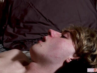 Older Man Knows How To Make This Young Guy Relax - FamilyDick