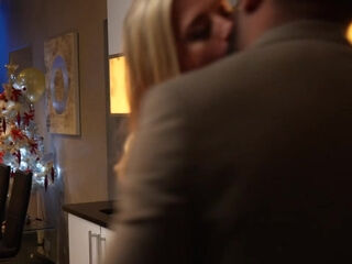 Valentina discovers the Agency's services - Jacquie et Michel TV