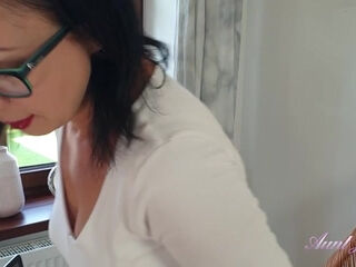 Wanilianna Takes a Break From Work to Masturbate