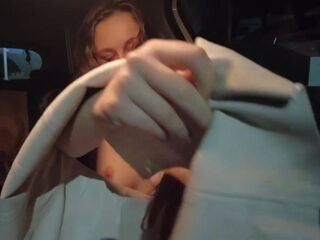 masturbation orgasmique sur un parking de routier