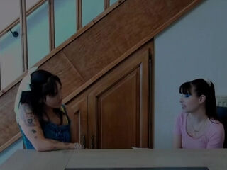 Eva confuses physical practices... - Jacquie et Michel TV