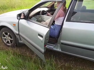 Beauty Fingering, Masturbates Pussy Vibrator and Orgasms in the Car