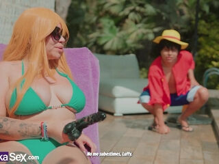 Nami Cosplay MILF Blows Luffy's Mind by the Pool