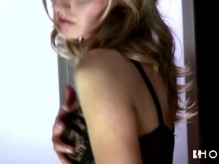 Seducing Jessica - HotGold
