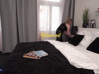 48 Year Old Stepmom Ronnie Shows Her Stepson How To Fuck Instead Of Masturbating