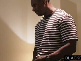 Curvy Buxom Brazilian Hottie Jessie Rogers Gets Deepthroated & DP-ed With 4 BBCs In a Hot Gangbang