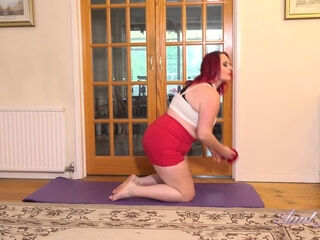 Curvy Redhead Juliet's Workout Routine & Masturbation