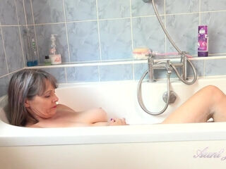 Bathtime With Tigger