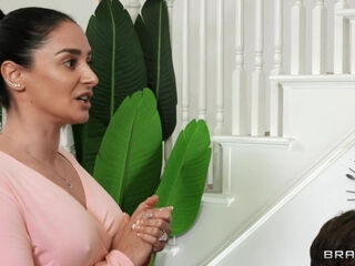 Don't Tell Mom We're Fucking Her Man With Steve Holmes, Gizelle Blanco, Destiny Cruz - Brazzers