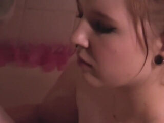 19 year old Emmarae takes a naughty bath...